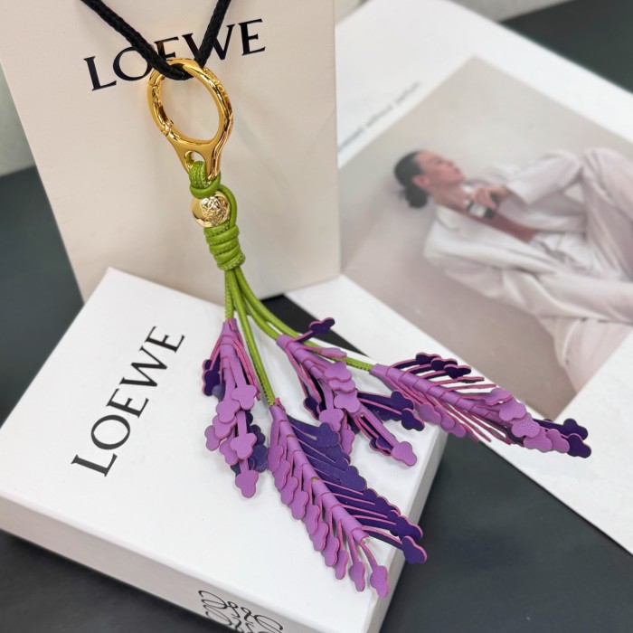 NIGO Loewe Women's Floral Pendant Cow Leather Lavender Solid Color Hanging Jewelry Accessories Ngvp #nigo1811