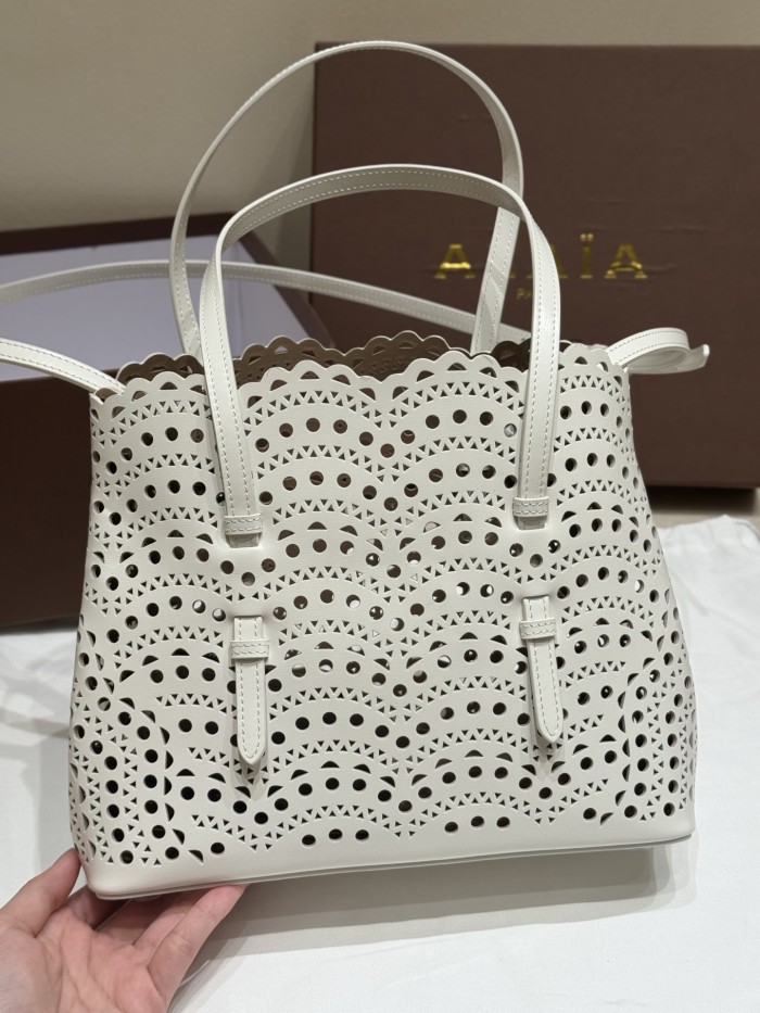 NIGO Alaia MINA 20 BAG IN VIENNE WAVE CALFSKIN Women's Solid Color Openwork Design Button Closure Wave Calfskin Shoulder Bag Handbag Bags #nigo77381