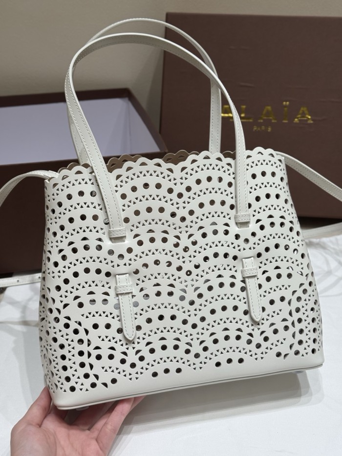 NIGO Alaia MINA 20 BAG IN VIENNE WAVE CALFSKIN Women's Solid Color Openwork Design Button Closure Wave Calfskin Shoulder Bag Handbag Bags #nigo77381