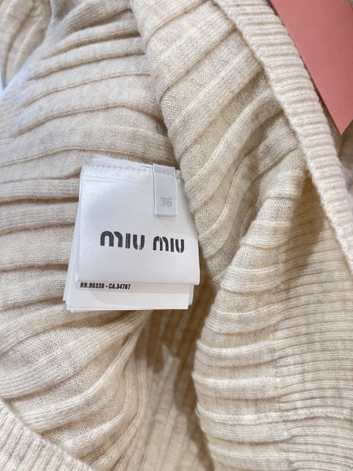 NIGO MiuMiu Ladies Summer Beige Polo Neck Cashmere Knit Short Sleeve T-Shirt Top #nigo77556
