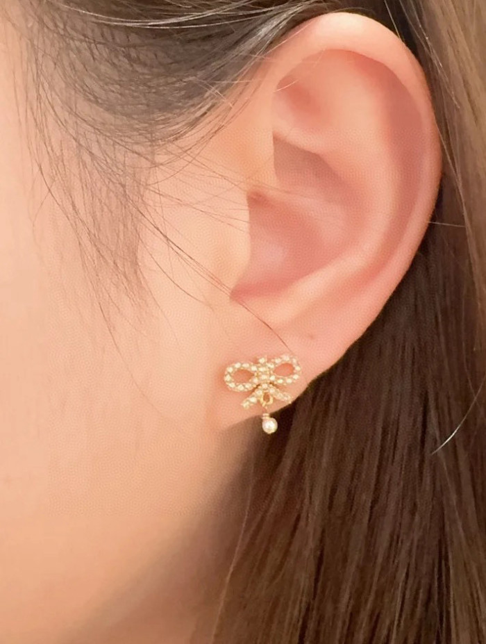 NIGO Le Nœud de Women's Openwork Design Crystal-Embellished Butterfly Stud Earrings Jewelry Accessories #nigo77641