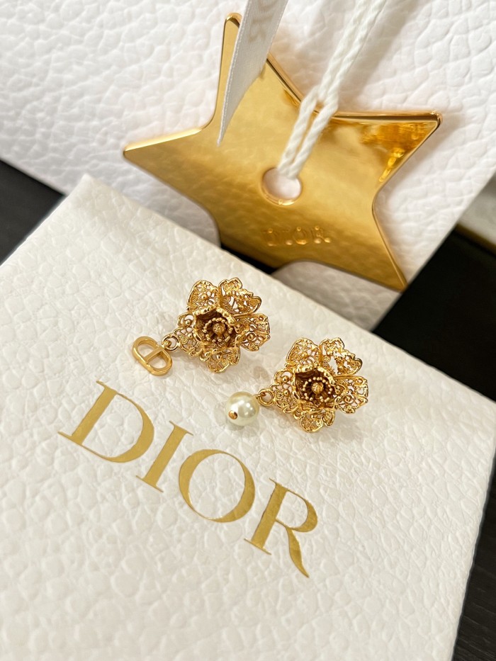 NIGO Jardin de Dior Women's Asymmetrical Drop Earring With Golden Flower Design Resin Pearls Jewelry Accessories #nigo77643