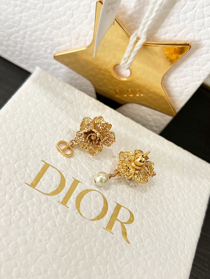 NIGO Jardin de Dior Women's Asymmetrical Drop Earring With Golden Flower Design Resin Pearls Jewelry Accessories #nigo77643
