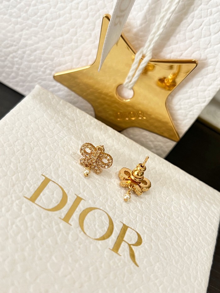 NIGO Le Nœud de Women's Openwork Design Crystal-Embellished Butterfly Stud Earrings Jewelry Accessories #nigo77641