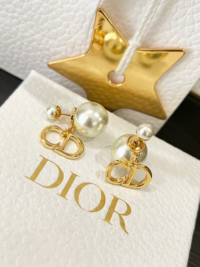 NIGO Dior Tribales Women's Symmetrical Pattern Gold Letter Pattern Pearl Stud Earrings Jewelry Accessories #nigo77635