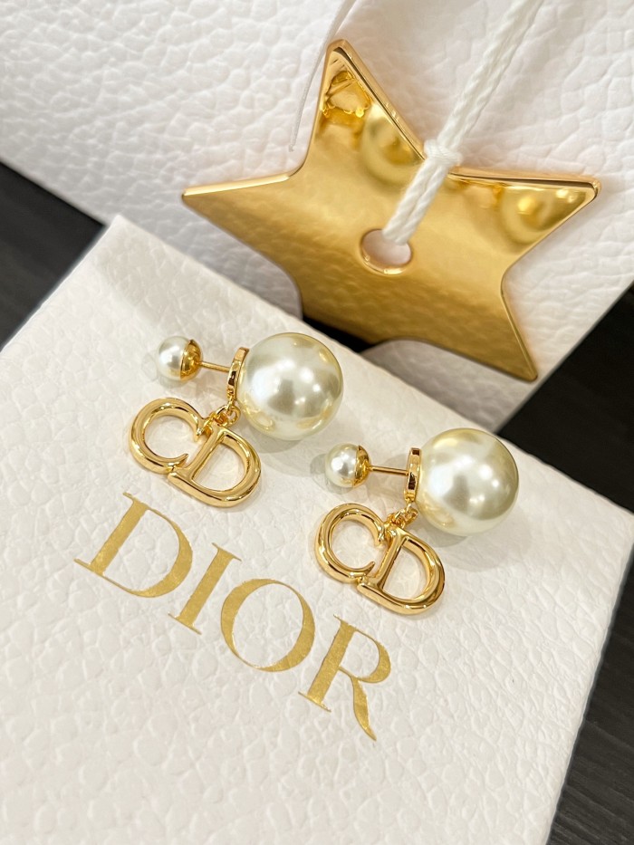 NIGO Dior Tribales Women's Symmetrical Pattern Gold Letter Pattern Pearl Stud Earrings Jewelry Accessories #nigo77635