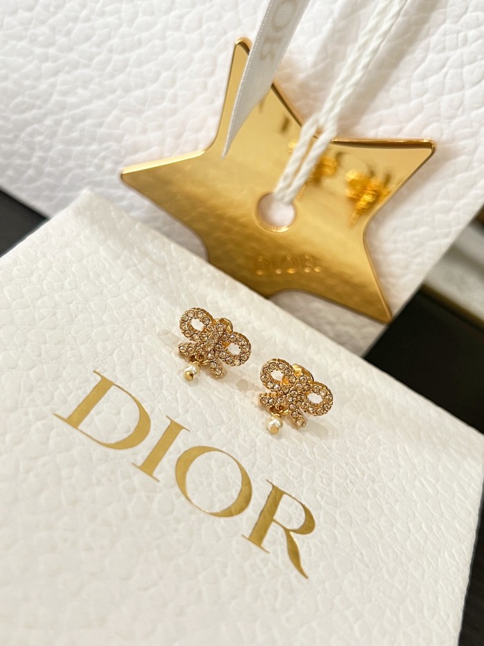 NIGO Le Nœud de Women's Openwork Design Crystal-Embellished Butterfly Stud Earrings Jewelry Accessories #nigo77641