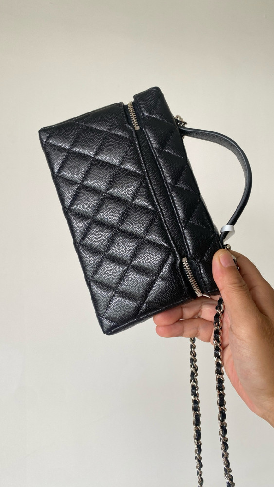 NIGO Chanel Women's Solid Color Rhinestone Star Logo Chain Calfskin Handbag Makeup Bag Bags #nigo77689