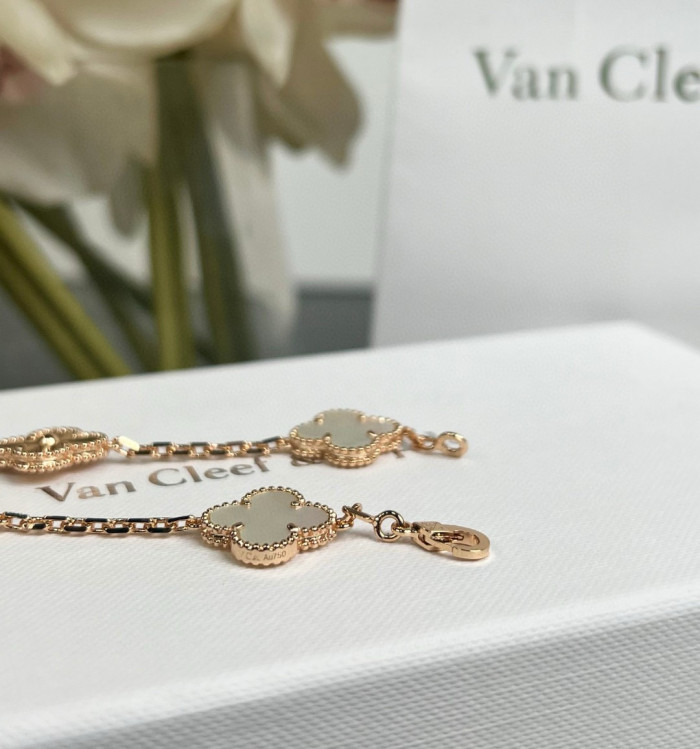 NIGO Van Cleef&Arpels Women's Solid Color Fashion 5 Four Leaves Lucky Patterns Jewelry Accessories #nigo77725