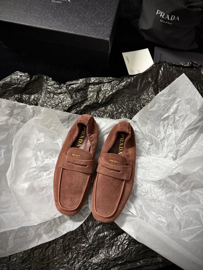 NIGO Prada Women's Solid Color Round Toe Slip-On Shiny Oiled Leather and Suede Casual Loafers Shoes #nigo77758