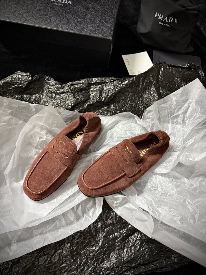NIGO Prada Women's Solid Color Round Toe Slip-On Shiny Oiled Leather and Suede Casual Loafers Shoes #nigo77758