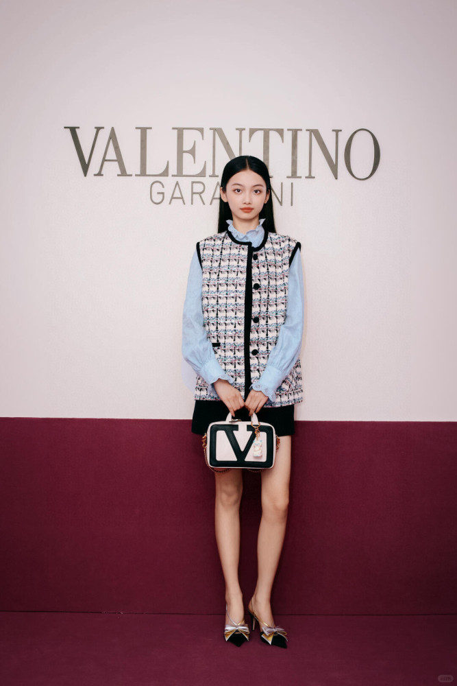 NIGO Valentino Women's Spring And Winter Tweed Sequins Check Pattern Solid Color Round Neck Single-Breasted Cotton Wool Blend Sleeveless Pocket Vest Ngvp #nigo2111