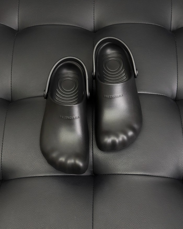 NIGO Balenciaga X Crocs Men's And Women's Solid Color Summer Round-toe Slip-on Shoes #nigo77889