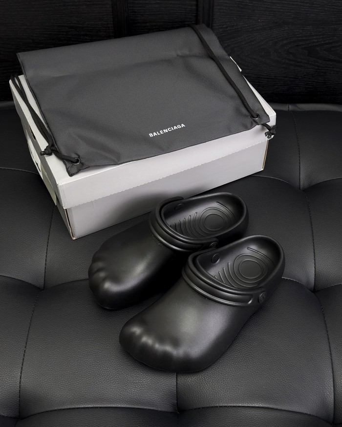 NIGO Balenciaga X Crocs Men's And Women's Solid Color Summer Round-toe Slip-on Shoes #nigo77889
