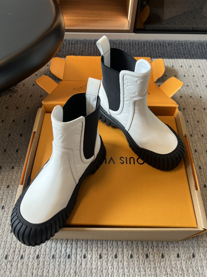 NIGO Louis Vuitton Ruby Women's Autumn And Winter Solid Color Round Toe Short Leather Classic Fashion Boots Shoes #nigo78118