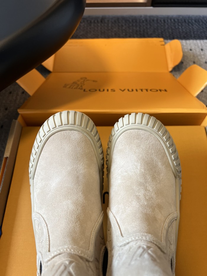NIGO Louis Vuitton Women's Autumn/winter Solid Color Round Toe Short Boot With Thick Sole Suede Classic Fashion Boots Shoes #nigo78119