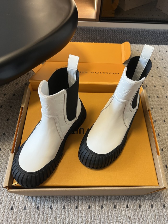 NIGO Louis Vuitton Ruby Women's Autumn And Winter Solid Color Round Toe Short Leather Classic Fashion Boots Shoes #nigo78118
