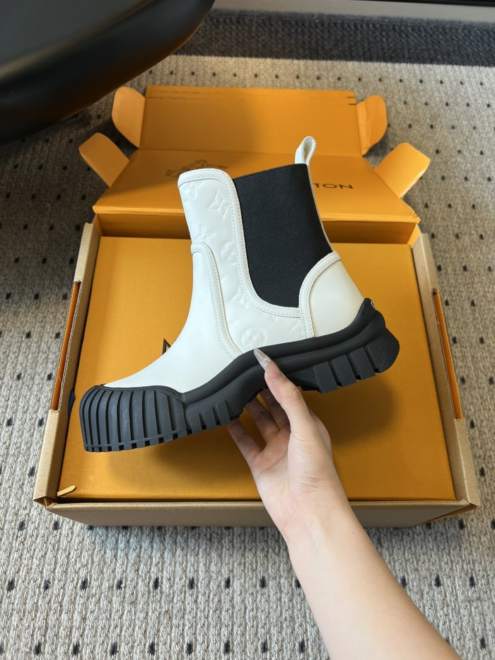 NIGO Louis Vuitton Ruby Women's Autumn And Winter Solid Color Round Toe Short Leather Classic Fashion Boots Shoes #nigo78118