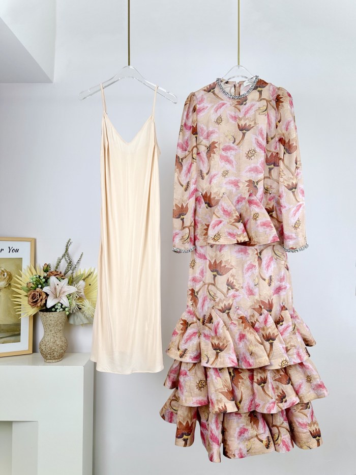 NIGO Zimmermann Women's Spring/summer Elegant Floral Print Dress With Multi-layer Ruffled Puff Skirt, Form-fitting Fashionable Dresses Ngvp #nigo2181