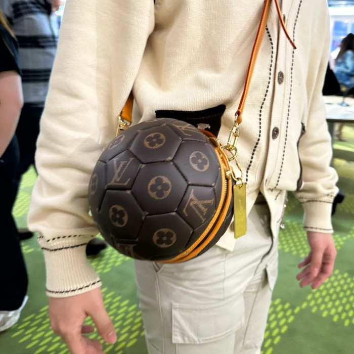 NIGO Louis Vuitton SOCCER BALL Women's And Men's Solid Color Classic Print Logo Soccer Bag With Zipper Closure, Cowhide Leather, Shoulder Bag, Crossbody Handbag Bags #nigo78148