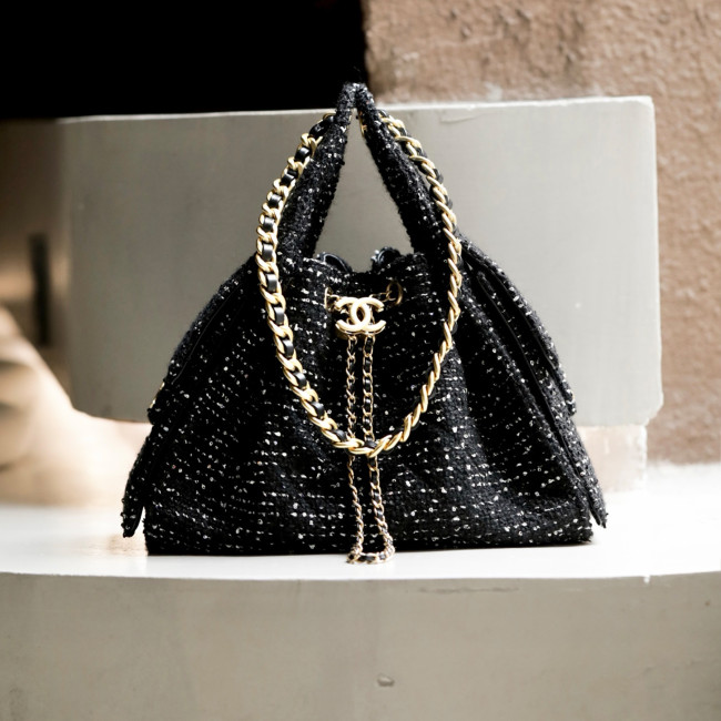 NIGO Chanel Hobo Drawstring Underarm Bag Fashion Luxury Temperament Trend Senior New Banquet Bags #nigo81423
