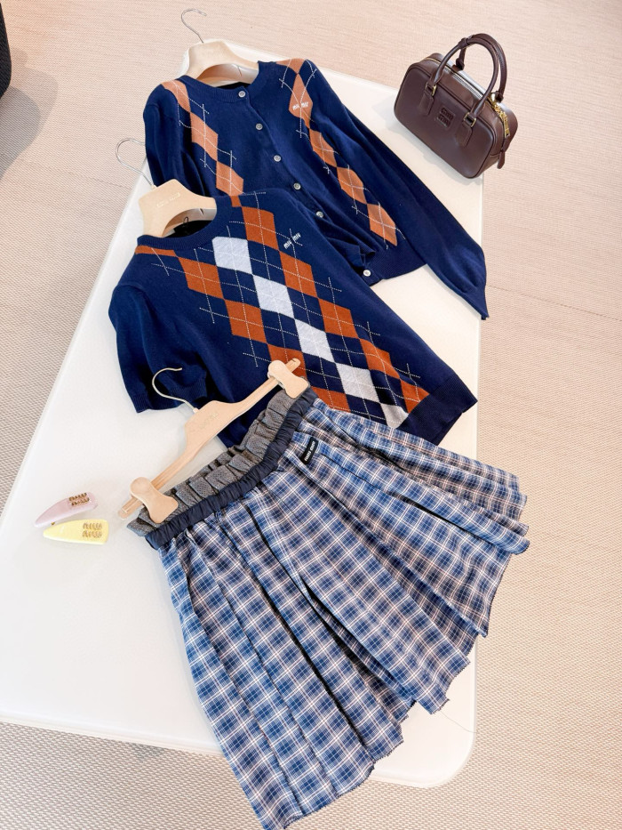 NIGO MiuMiu Women's Classic Fashionable Casual Plaid Pleated Elastic Mini Skirt Suitable For Summer Wear #nigo78215