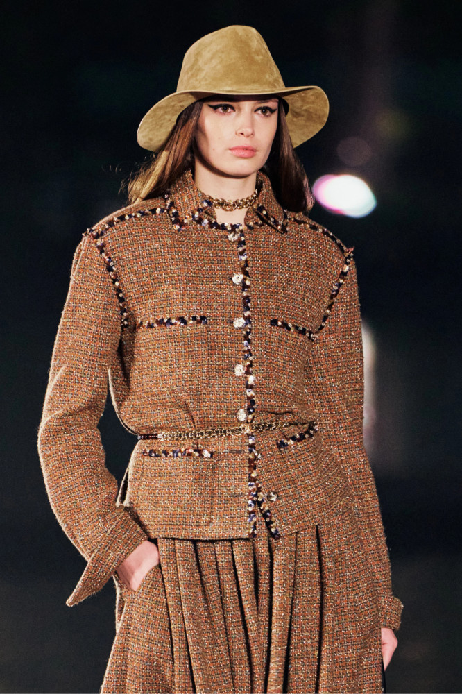 NIGO Chanel Women's Fall And Winter Golden Brown Belt Tweed Silhouette Jacket Sequins Beaded On The Button Luxury Retro Slim Jacket Ngvp #nigo2235