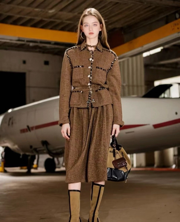 NIGO Chanel Women's Fall And Winter Golden Brown Belt Tweed Silhouette Jacket Sequins Beaded On The Button Luxury Retro Slim Jacket Ngvp #nigo2235