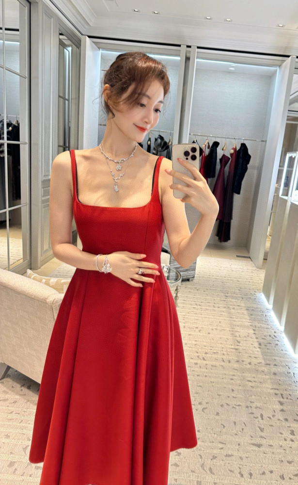 NIGO Dior Women's Spring/Summer Two-Tone Pearl Belt Flared High Street Solid Color Square Neck Mid-Length Halter Dresses Ngvp #nigo2157