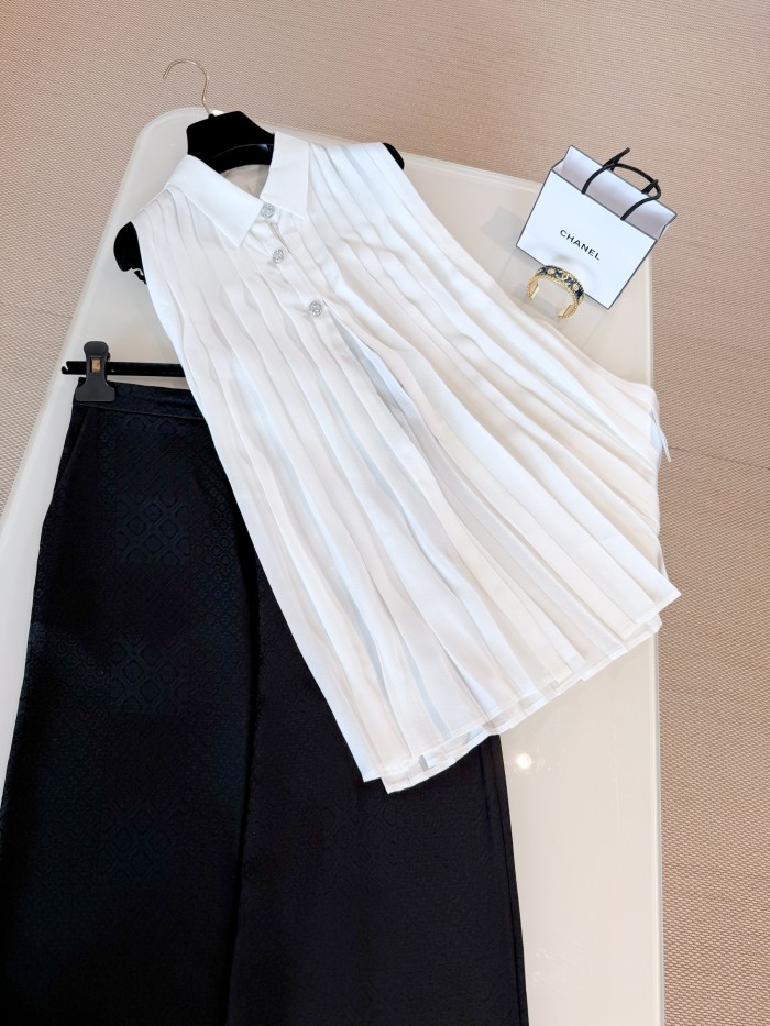 NIGO Chanel Women's Spring/Summer Cape Silk Slit Rhinestone Button Top Solid Color Lapel Sleeveless Shirt Ngvp #nigo2273