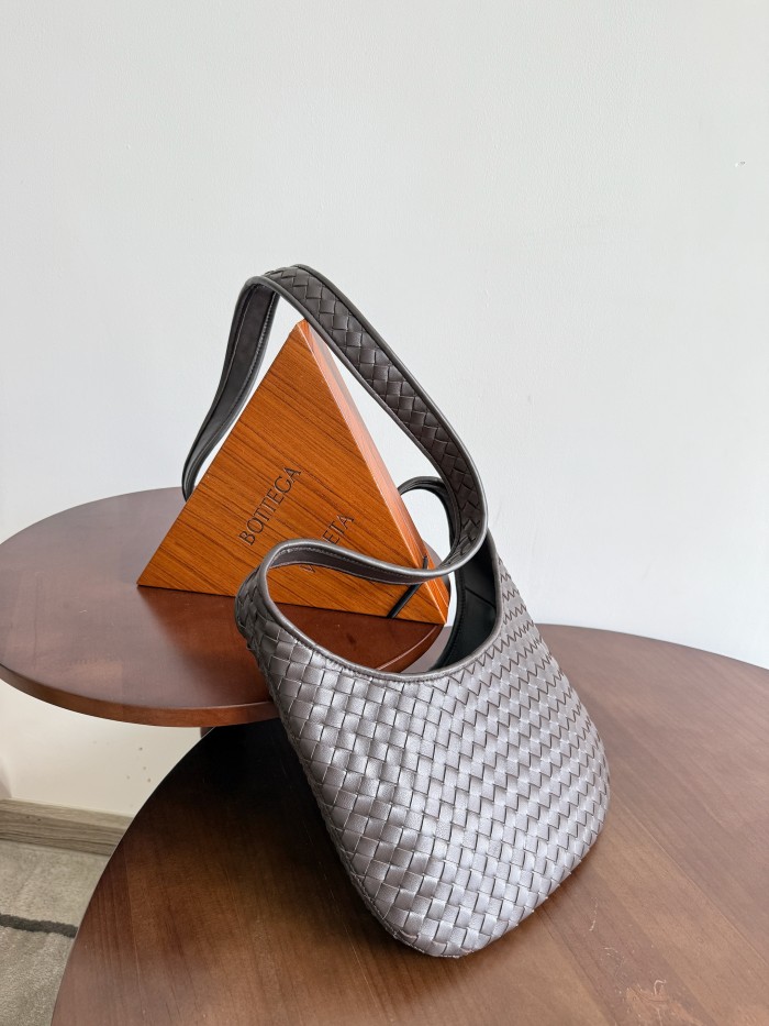 NIGO Bottega Veneta  Small Veneto Men's And Women's Fashionable Simple  Classic Checkered Weave Solid Color Leather Crossbody Bag And Handbag Bags 836918V5RI12816 #nigo78345