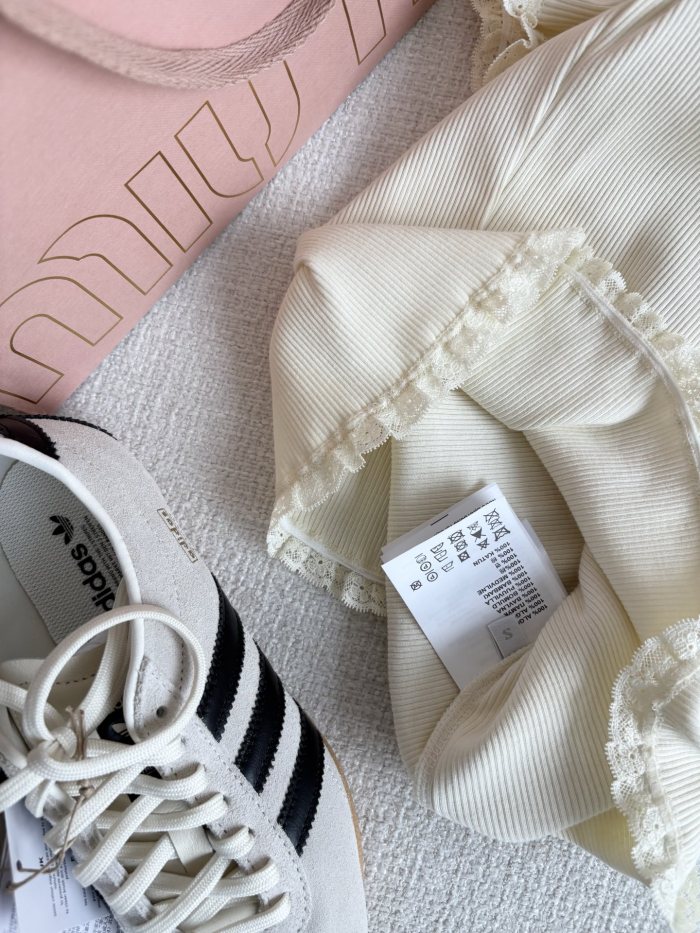 NIGO MiuMiu Lace White Knitted T-shirt Women's Spring And Summer Fashionable And Elegant Slim Patch Logo Round Neck Short-sleeved T-shirt Tops #nigo81439