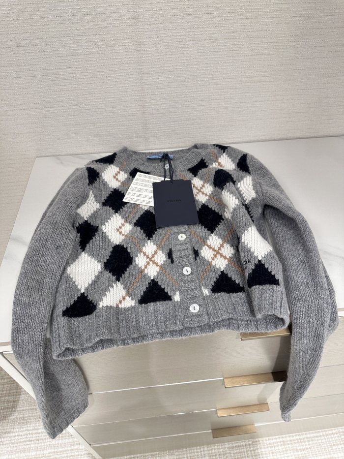 NIGO Prada Women's Spring/fall Fashion Casual Crew Neck Single-button Diamond Pattern Long-sleeve Cardigan #nigo78467