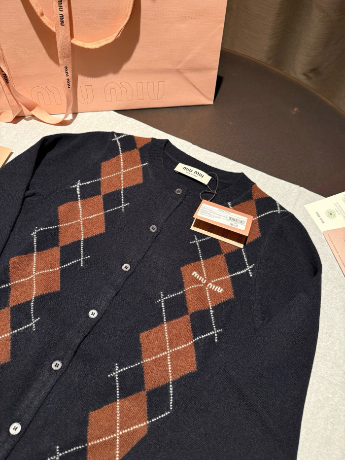 NIGO MiuMiu Women's Spring/Fall Fashion Casual Crew Neck Single-Button Diamond Pattern Cashmere Knit Cardigan #nigo78497