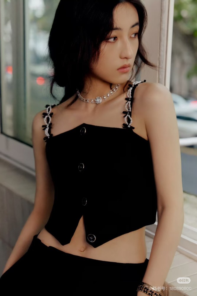 NIGO Chanel Women's Spring/Summer High-Street Single-Button Sleeveless Knit Embroidered Cropped Tank Top Vest Ngvp #nigo2333