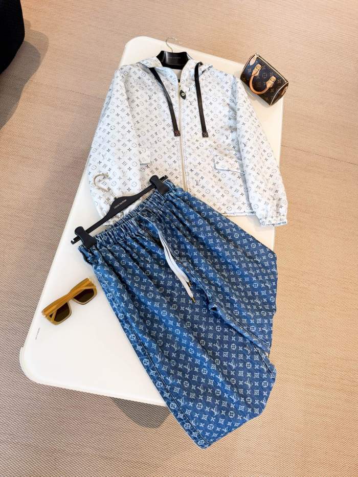 NIGO Louis Vuitton Monogram Hooded Parker Coat Women's Fall And Winter Fashion Trend Printed Drawstring Hooded Jacket #nigo81457