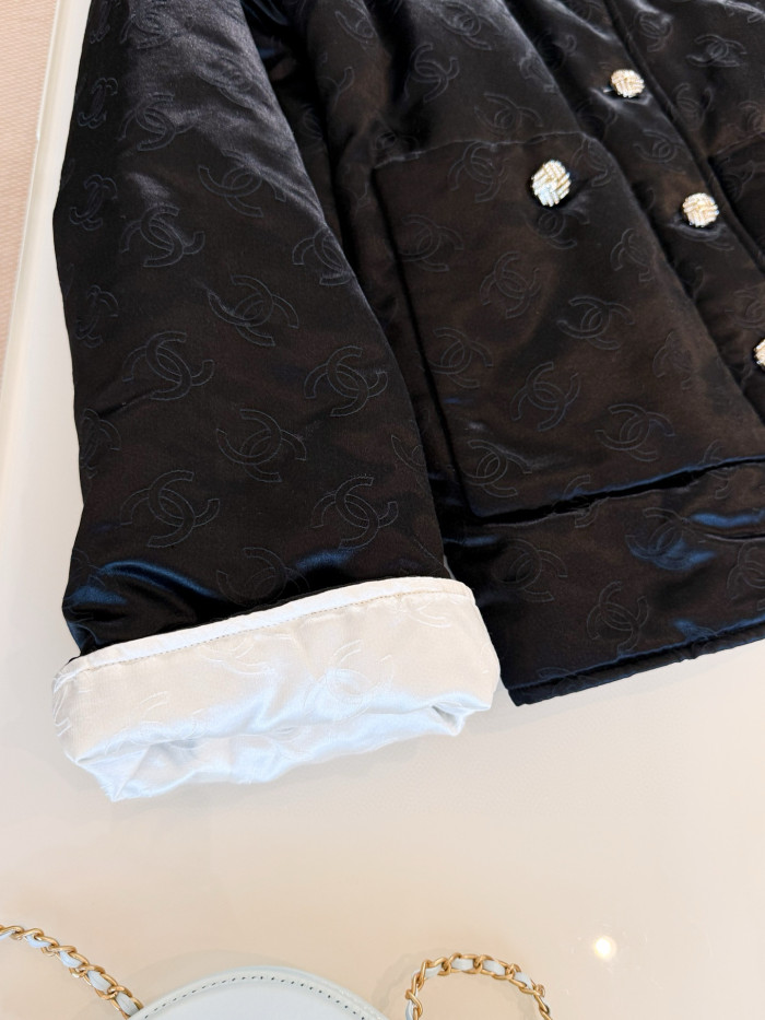 NIGO Chanel Métiers D’art Women's Fall/Winter Fashion Classic Subtle Jacquard Vertical Button Silk Cotton Blend Coat Round Neck Jacquard Jacket #nigo78563