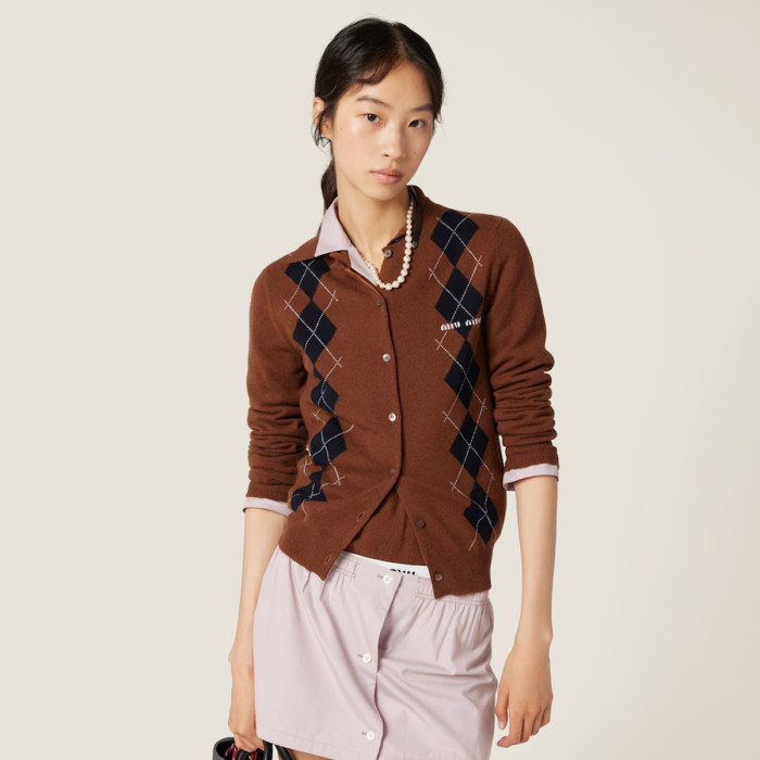 NIGO MiuMiu Women's Vintage High-Street Logo Print Diamond Pattern Crew Neck Single-Button Solid Color Spring/Fall/Winter Long-Sleeve Cashmere Knit Cardigan #nigo81539