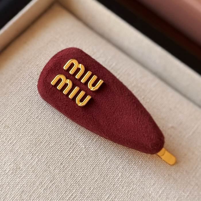 NIGO MiuMiu Women's 3D Logo-Embellished Solid-Color Patent Leather Hair Clip With Velvet Hair Accessory #nigo81551
