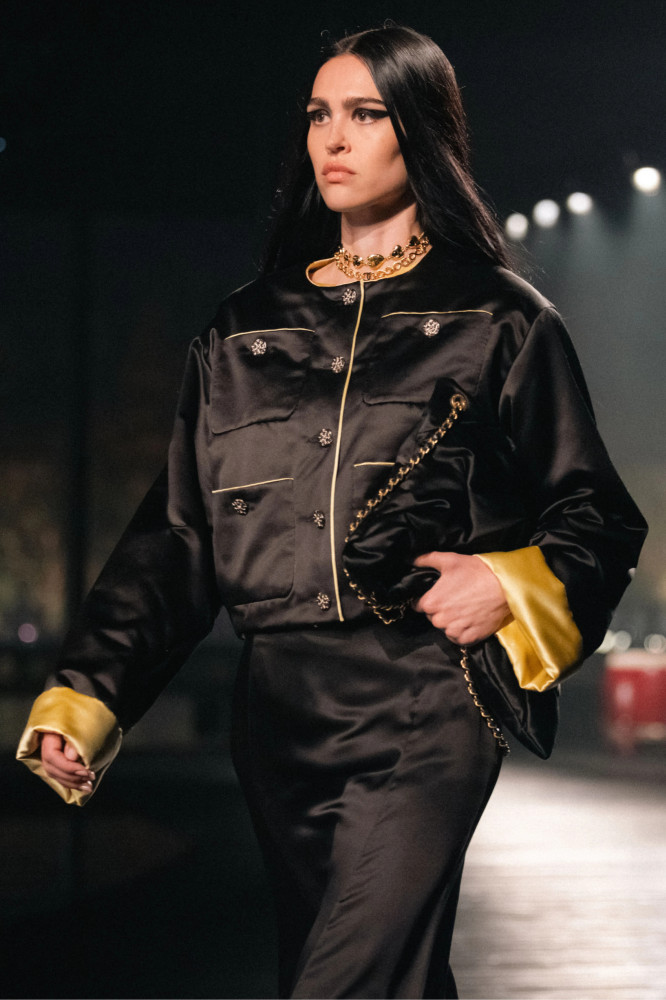 NIGO Chanel Women's Autumn And Winter Silk Color Blocking Short Cotton Jacket Fashion Exquisite Black Yellow Flash Diamond Button Luxury Jacket Ngvp #nigo2465