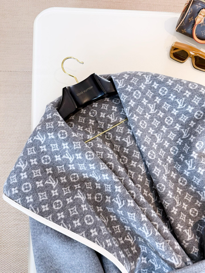NIGO Louis Vuitton Women's Fall/Winter Fashion Classic V-Neck Reversible Jacquard Pattern Hooded Short Coat Jacket #nigo78748