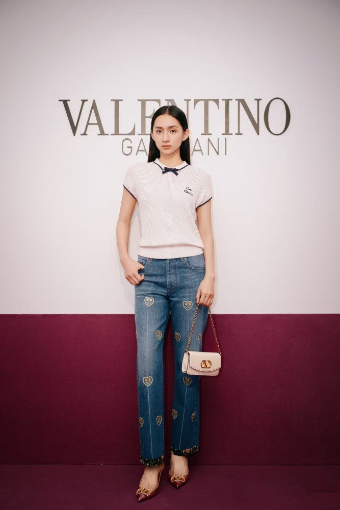 NIGO Valentino Women's Four-Season Vintage Heart-Shaped Embroidered Floral Beaded Solid-Color Denim Jeans Pants Ngvp #nigo2379