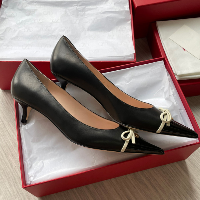 NIGO Valentino Women's Spring/Fall Classic Pointed Toe Covered Toe Bow V-Logo Sandals 4cm Heel Height Shoes #nigo78843
