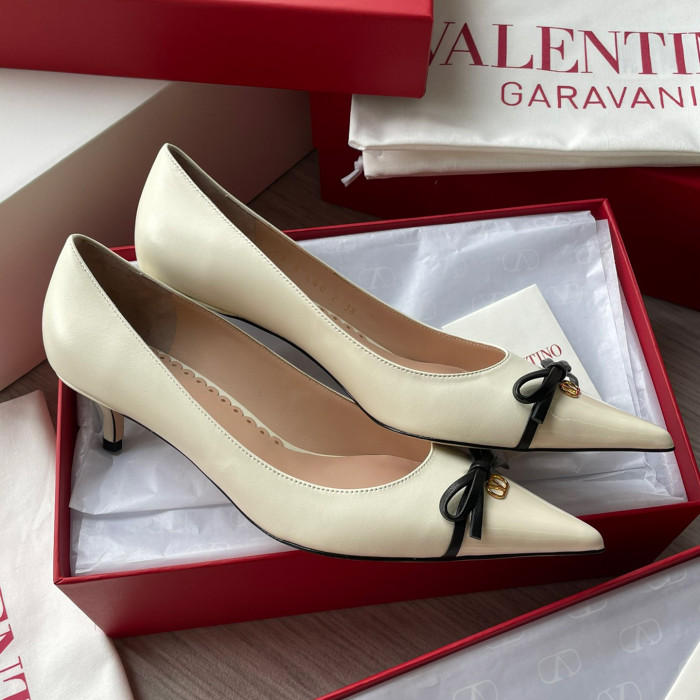 NIGO Valentino Women's Spring/Fall Classic Pointed Toe Covered Toe Bow V-Logo Sandals 4cm Heel Height Shoes #nigo78843