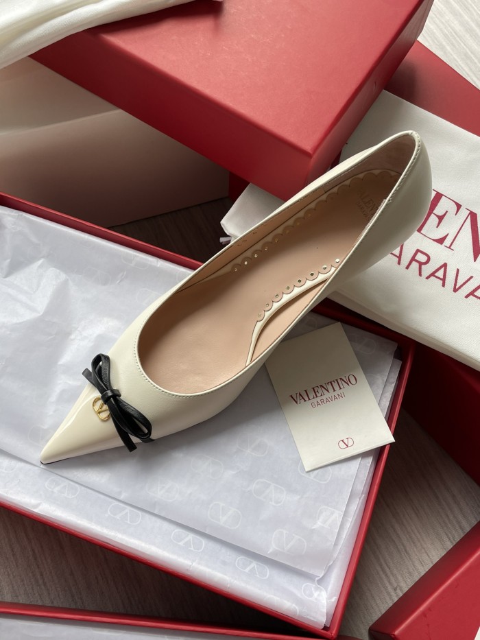 NIGO Valentino Women's Spring/Fall Classic Pointed Toe Covered Toe Bow V-Logo Sandals 4cm Heel Height Shoes #nigo78843