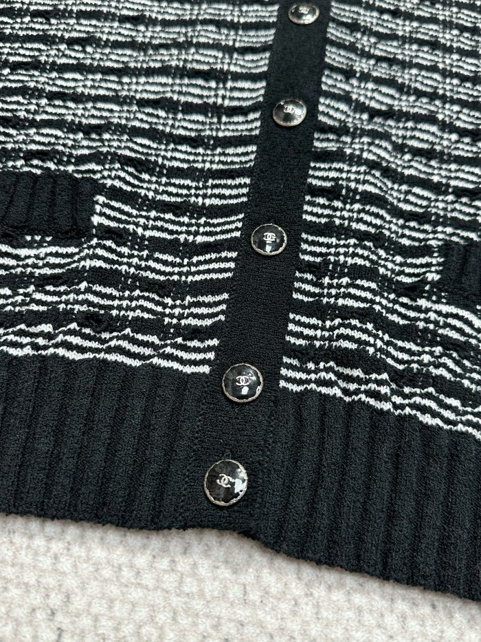 NIGO Chanel Women's Fall/Winter Fashion Casual Crew Neck Single Button Pure Cotton Yarn Long Sleeve Diamond Pattern Cardigan #nigo78937