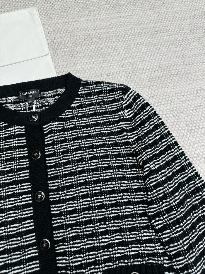 NIGO Chanel Women's Fall/Winter Fashion Casual Crew Neck Single Button Pure Cotton Yarn Long Sleeve Diamond Pattern Cardigan #nigo78937
