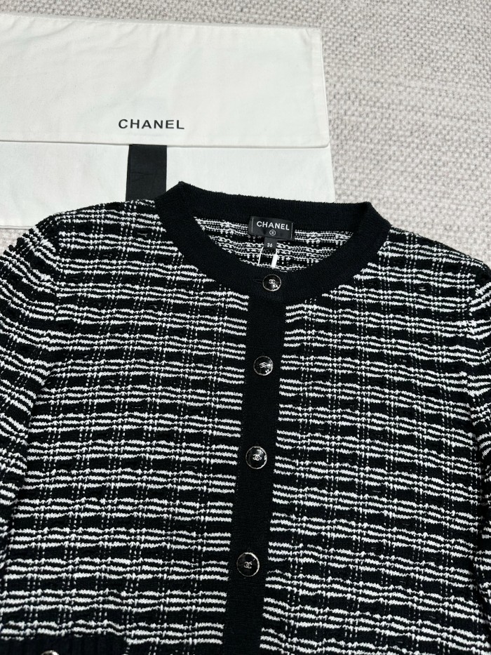 NIGO Chanel Women's Fall/Winter Fashion Casual Crew Neck Single Button Pure Cotton Yarn Long Sleeve Diamond Pattern Cardigan #nigo78937