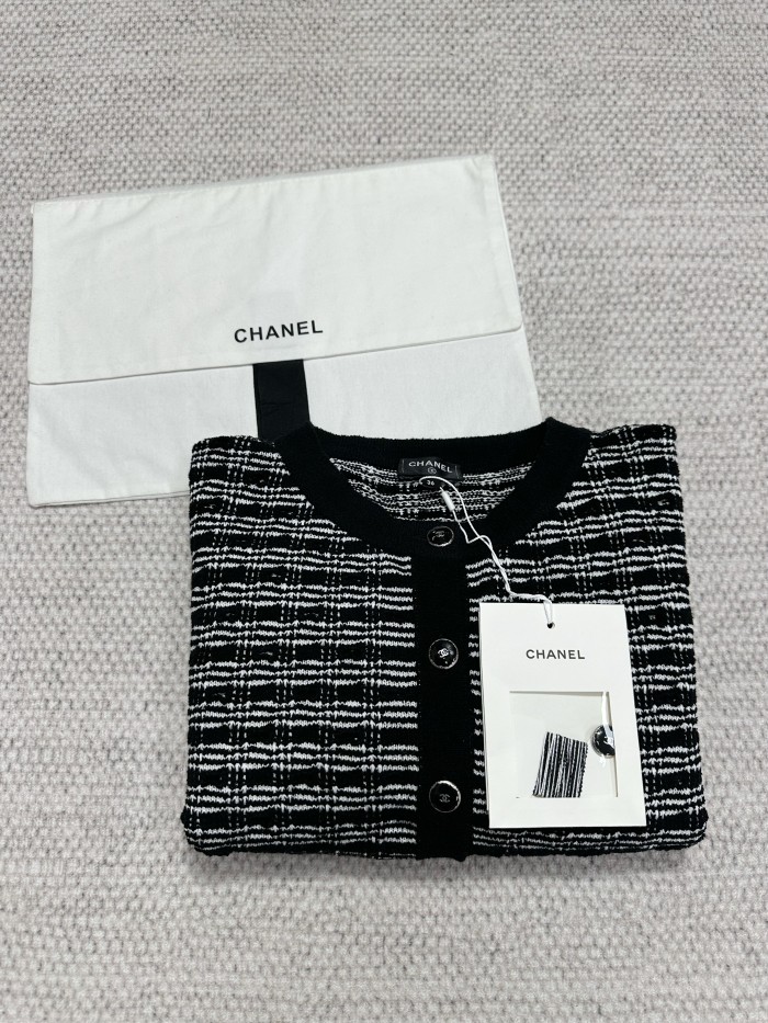 NIGO Chanel Women's Fall/Winter Fashion Casual Crew Neck Single Button Pure Cotton Yarn Long Sleeve Diamond Pattern Cardigan #nigo78937
