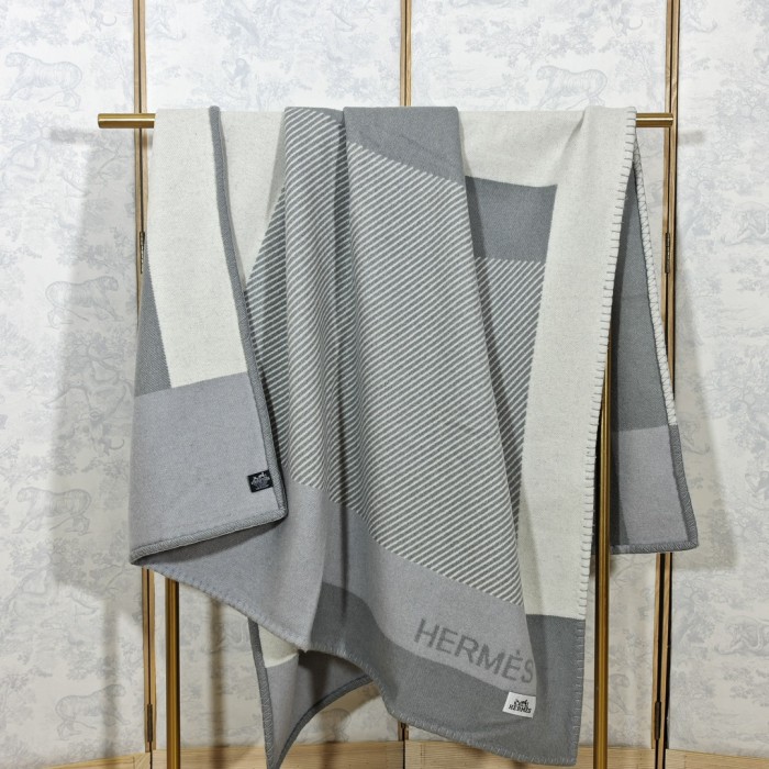NIGO Hermes H Riviera Autumn/winter Fashion Classic Color Blocked H Logo Pattern Decorative Cashmere Wool Blanket And Color Blocked Cushion Set Home  Household items Accessories #nigo79136
